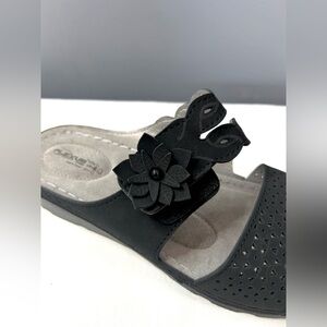 Spring Step Flexus Shoes Women 9.5 / 40 Black Floral Slide Sandals Comfort Wedge